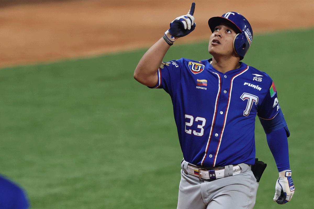 Despliegue ofensivo de los Tiburones sometió a los Leones