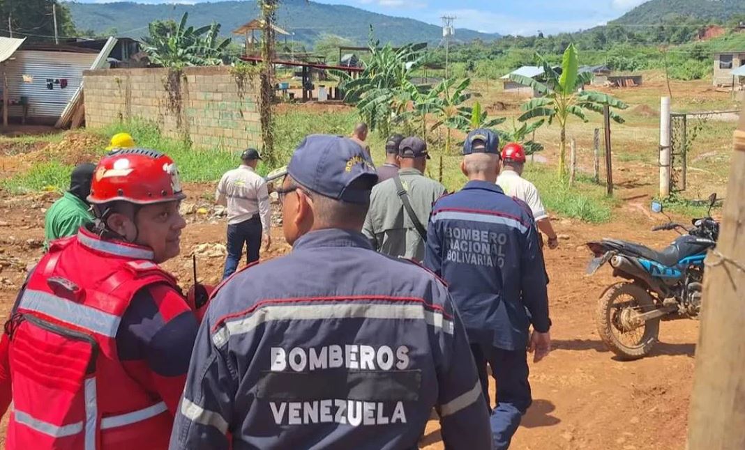 Siguen los rescates en El Callao: bomberos hallaron cinco cuerpos dentro de la mina inundada