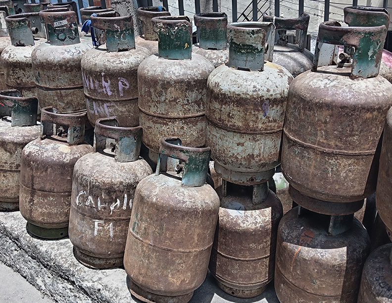Alertan sobre el peligro de las bombonas de gas dañadas en Venezuela