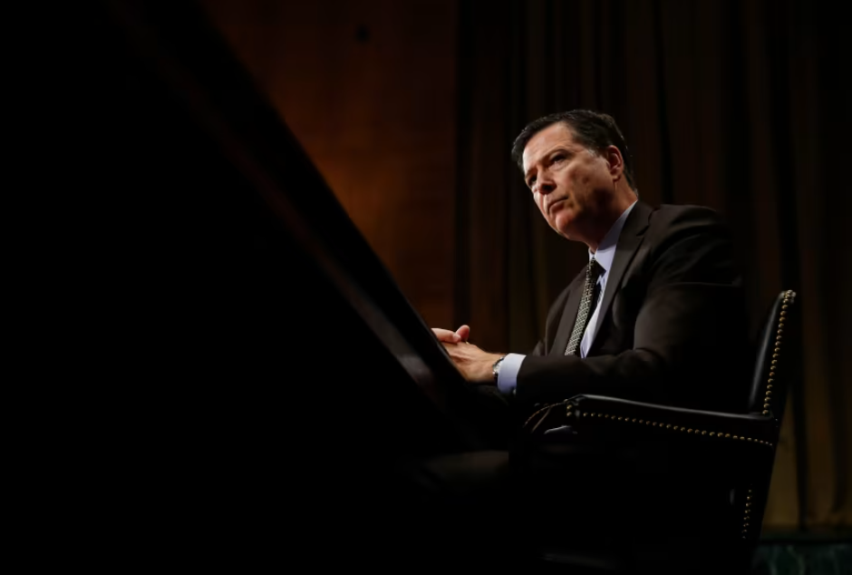 James Comey, exjefe del FBI, se declaró no culpable de cargos de declaración falsa y obstrucción