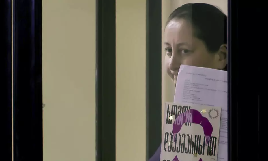 Dos periodistas encarcelados en Bielorrusia y Georgia ganaron el premio Sájarov