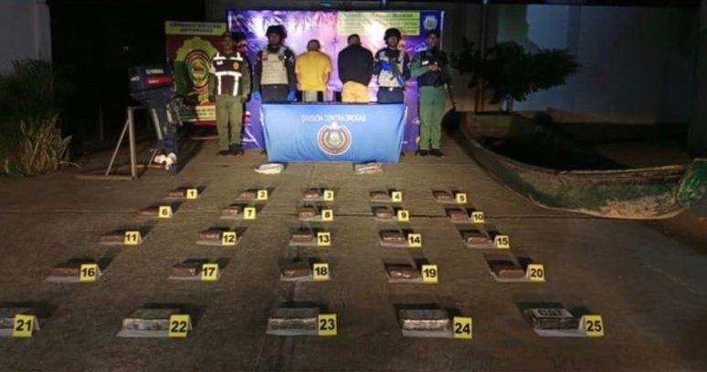 Ministerio Público imputó a dos narcos que ocultaban drogas dentro de una canoa en Apure