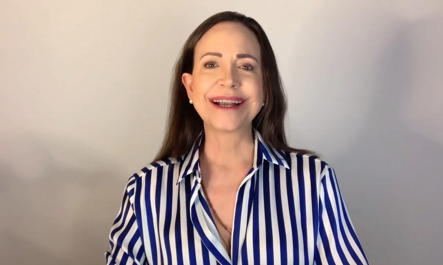 María Corina Machado recibe el Nobel de la Paz en homenaje a la valentía de Venezuela