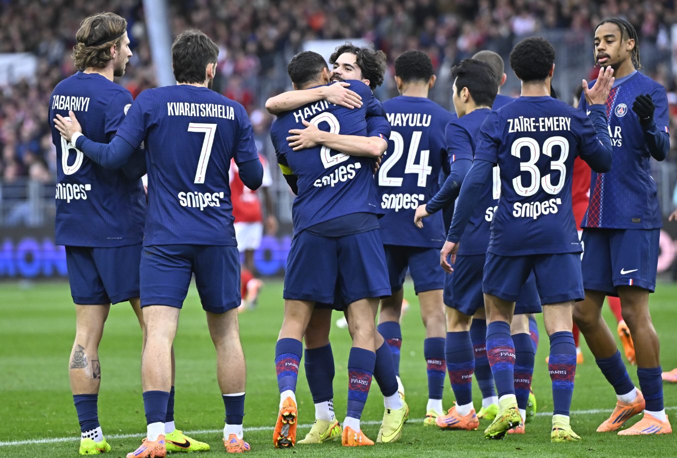 Achraf Hakimi recondujo a PSG hacia la victoria ante Brest