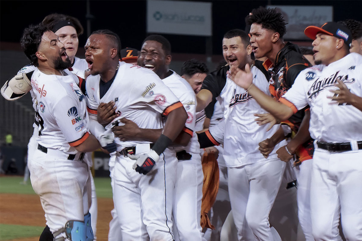 Las Águilas levantaron el vuelo para dejar en el terreno a Magallanes en extra inning
