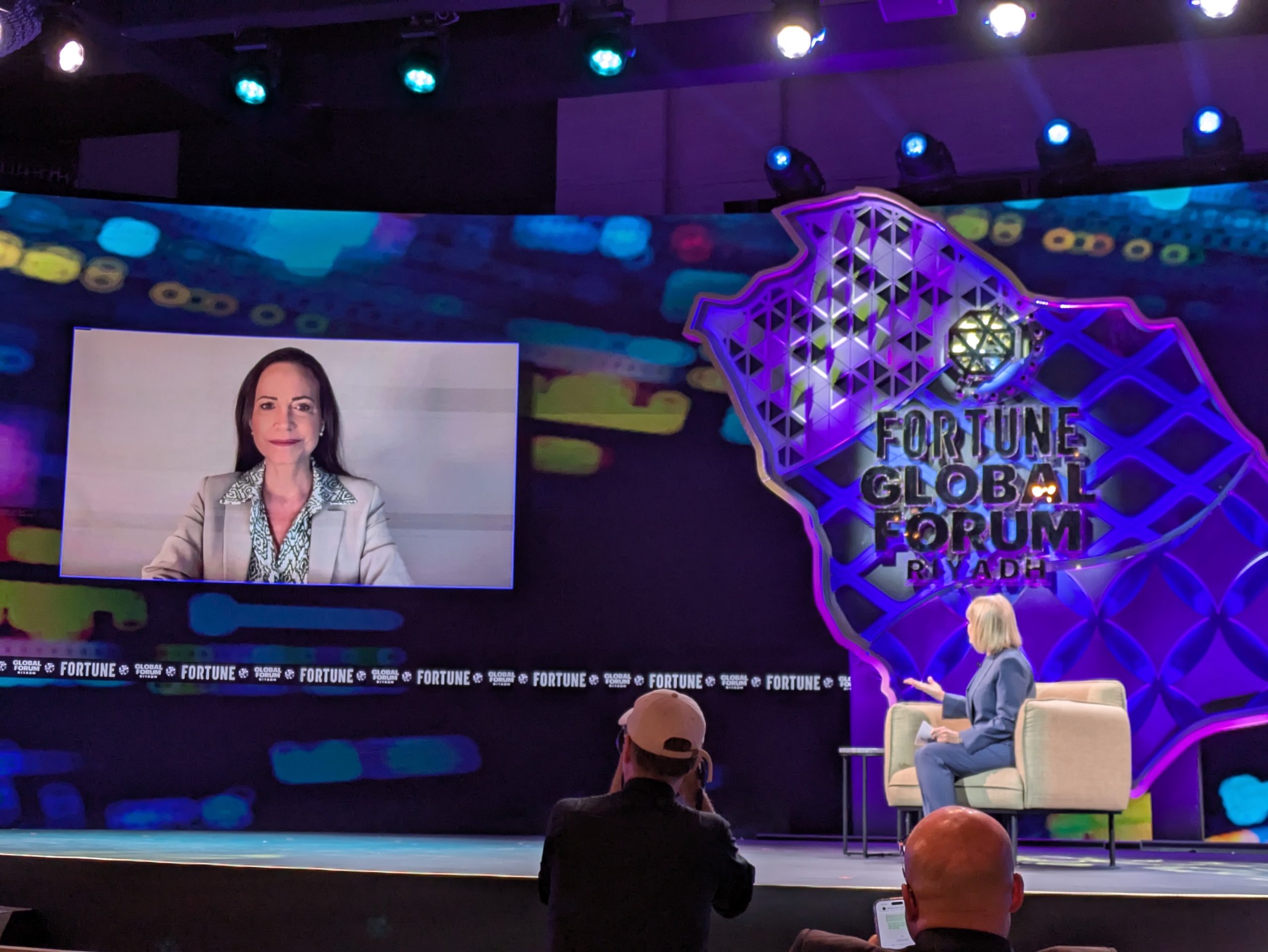 María Corina Machado: Venezuela tiene una oportunidad para privatizar sus empresas y revertir el desastre socialista