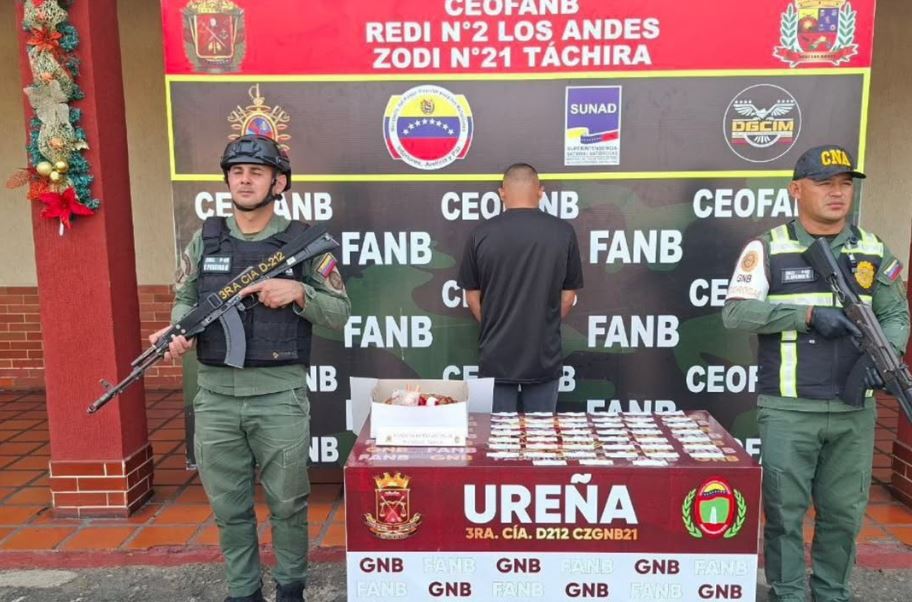 Una torta con sorpresa: detuvieron en Táchira a sujeto que escondía cocaína en su interior (Fotos)