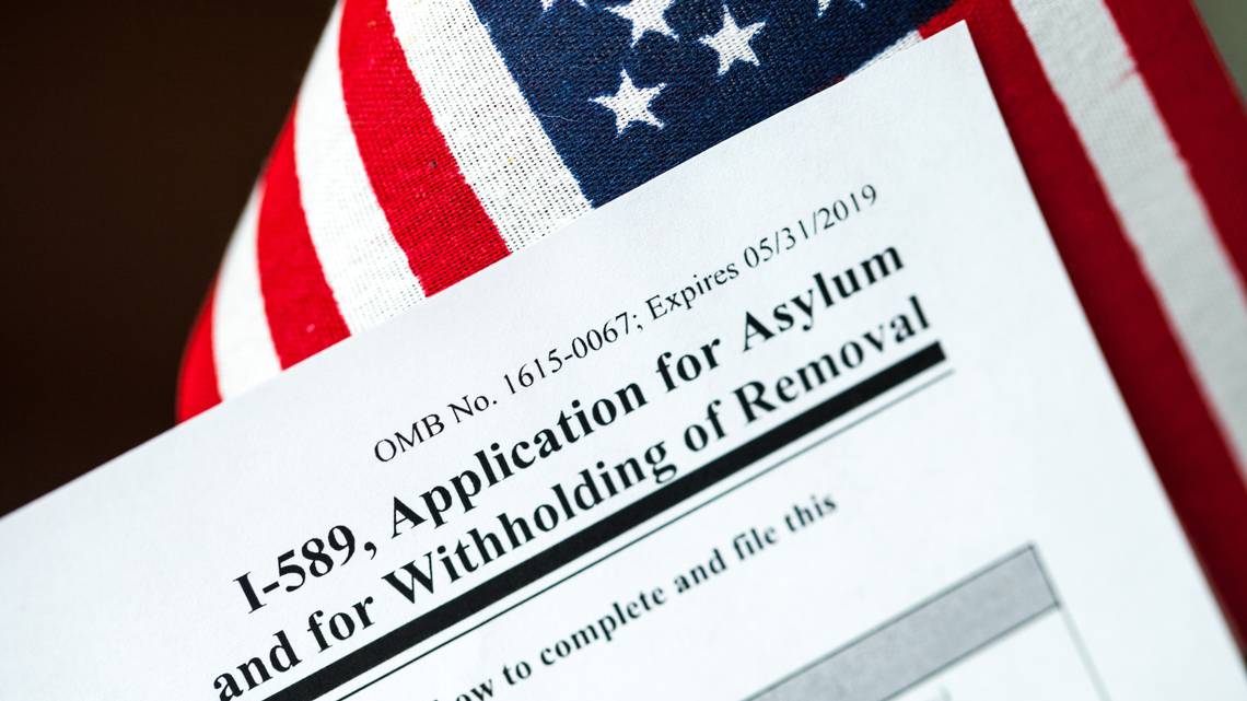 Jueza federal en EEUU suspende el cobro de una tarifa para tramitar las solicitudes de asilo