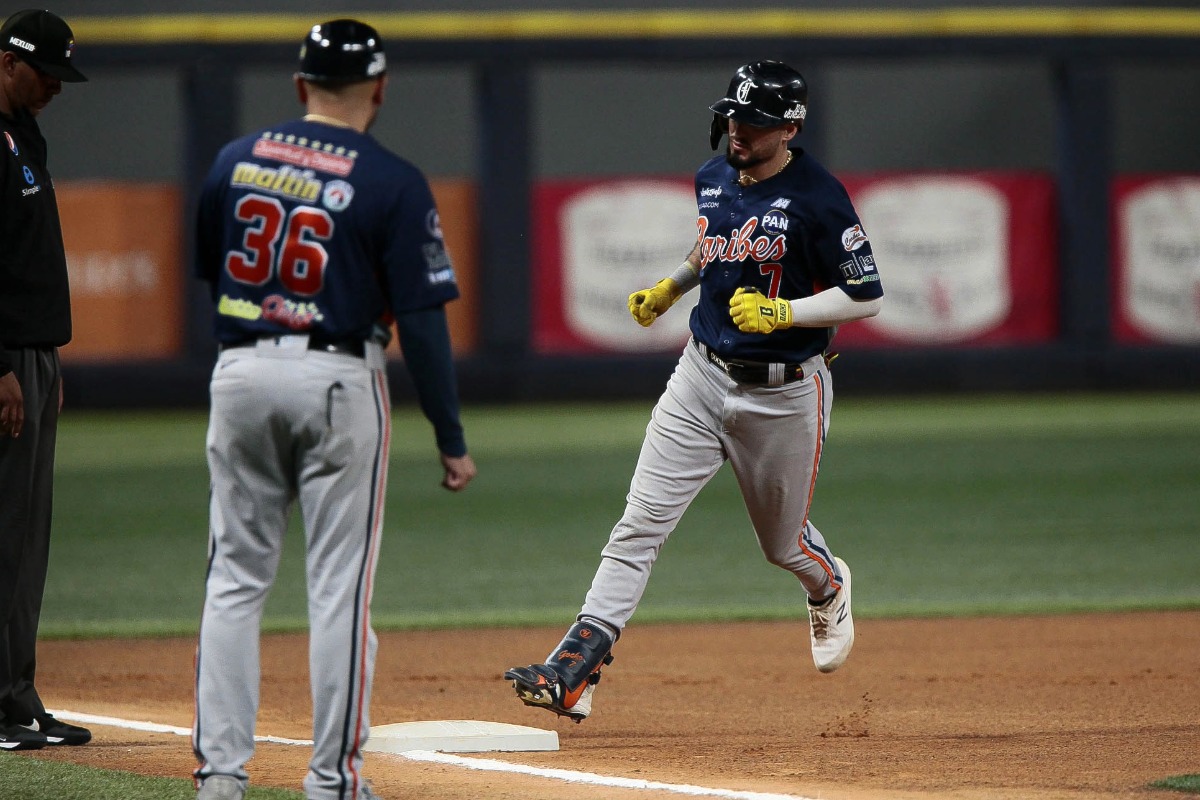 Caribes amargó la fiesta en Valencia: Herlis Rodríguez la sacó y hundió a Magallanes