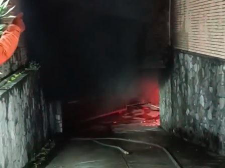 Incendio de gran magnitud en edificio de Los Palos Grandes obligó a evacuar a sus habitantes (VIDEOS)