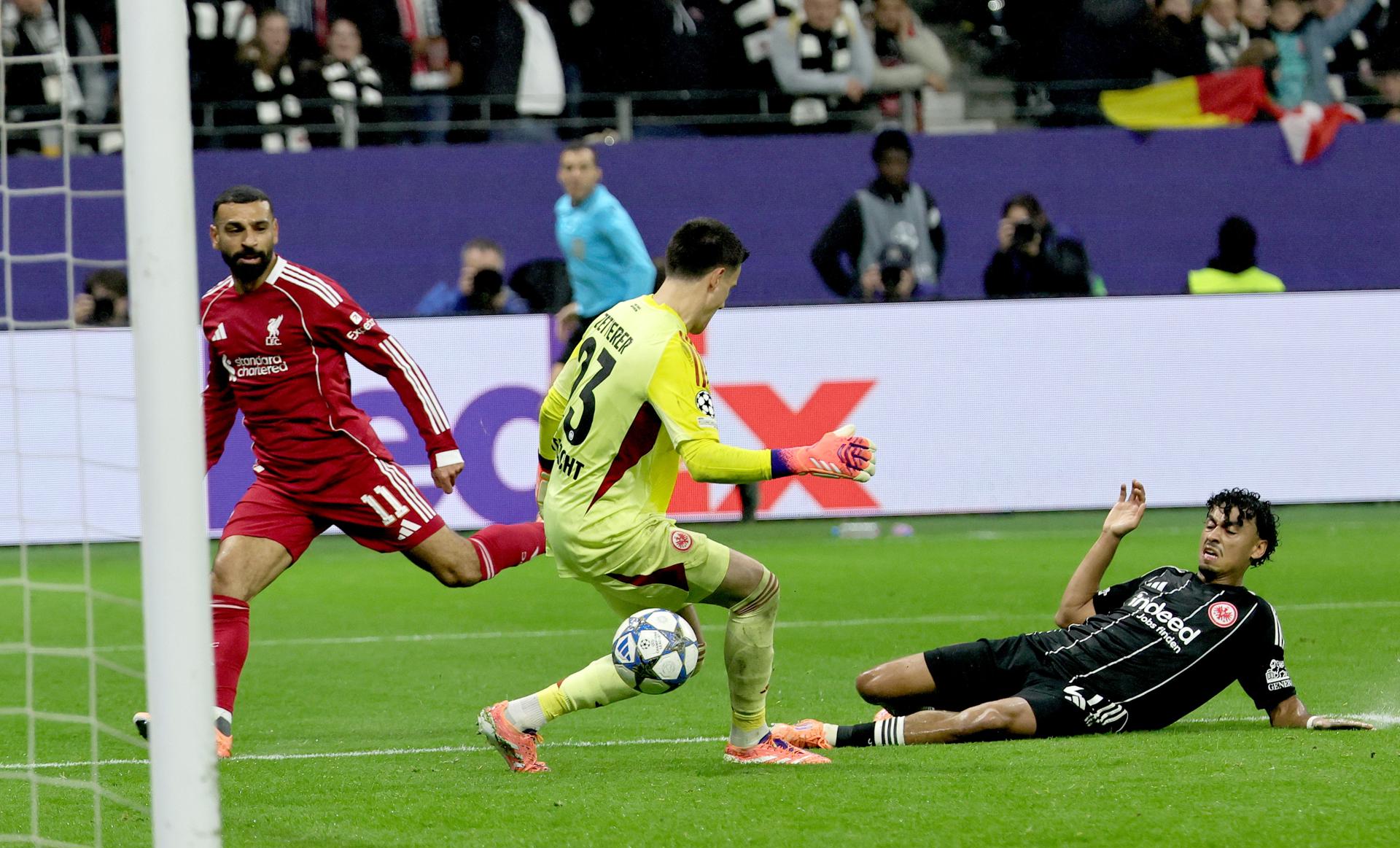 Liverpool mantiene en la mira el Top 8 de la Champions con goleada al Eintracht