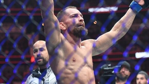 Impactante momento en la UFC: se quebró el tobillo en plena pelea y, contra todo pronóstico, ganó (VIDEO)