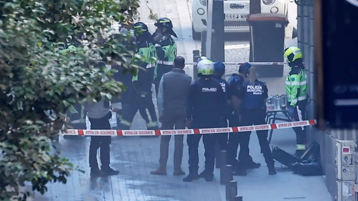 Al menos cuatro personas atrapadas tras derrumbe de un edificio en Madrid
