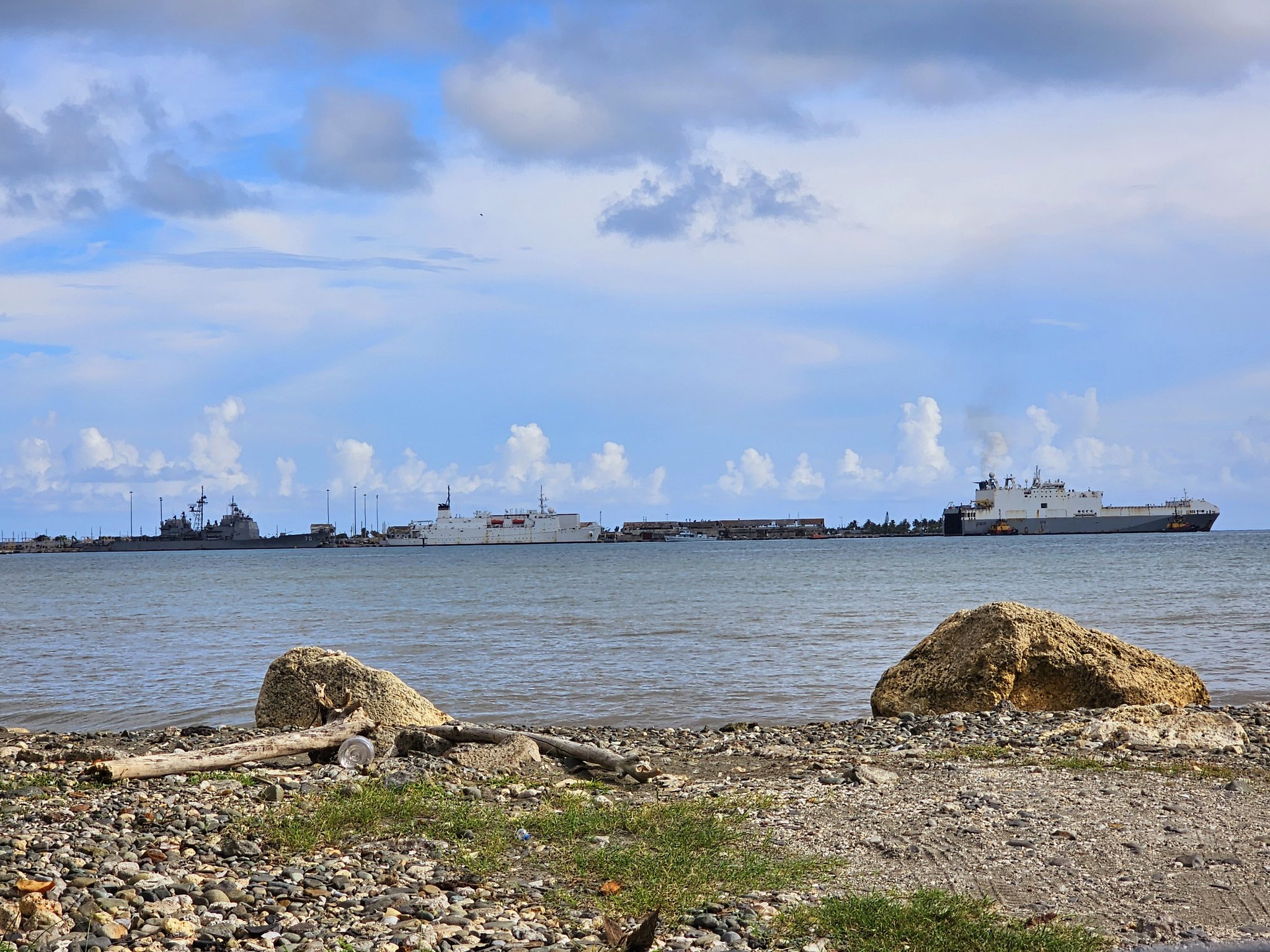 El buque MV Ocean Trader de EEUU abandonó Puerto Rico para volver al mar Caribe (VIDEO)