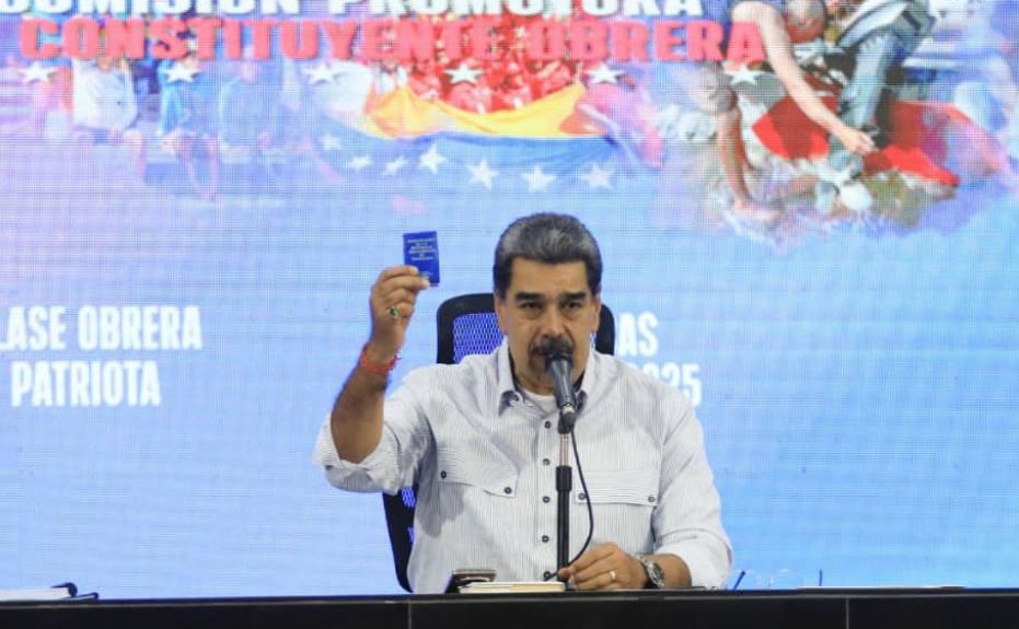 Maduro respondió a sus adeptos que siguen firmes ante "amenazas diarias" de EEUU en el Caribe