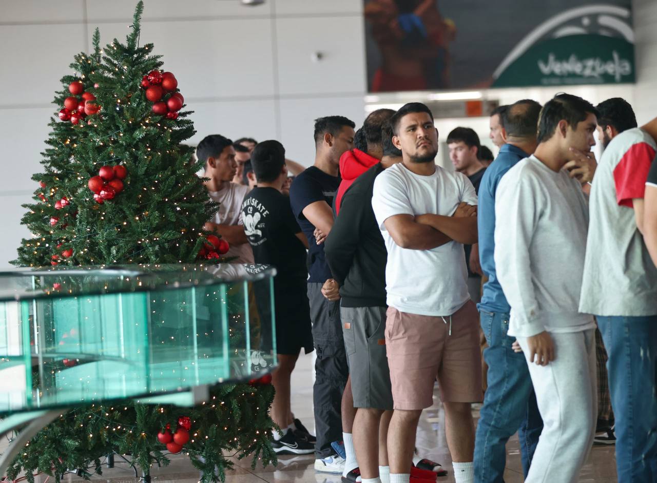 Aterrizó en Maiquetía otro vuelo con más de 160 migrantes deportados de EEUU