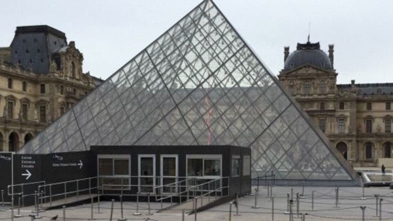 El Louvre adoptó nuevas medidas de seguridad tras duras críticas por el robo de joyas