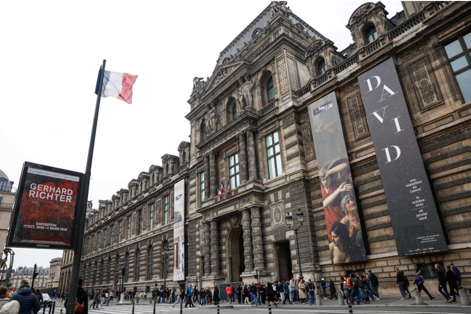 El Louvre se va a quedar cerrado este #20Oct tras el robo de las joyas