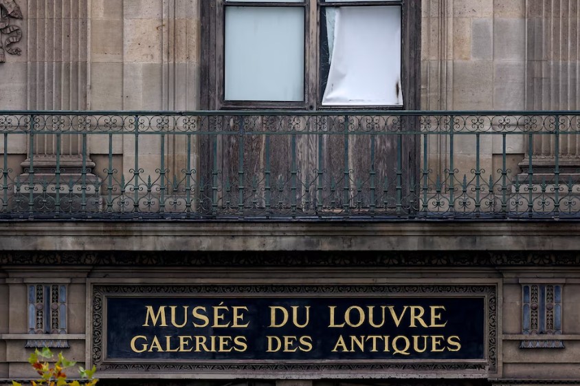 Anatomía de un golpe relámpago: cómo robaron joyas invaluables del Louvre de París en apenas siete minutos