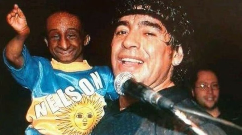 Nelson de la Rosa: la vida del hombre de 71 centímetros de altura que pasó por el circo, el cine y la televisión