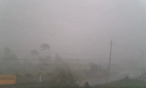 El huracán Melissa toca tierra en Jamaica con categoría 5