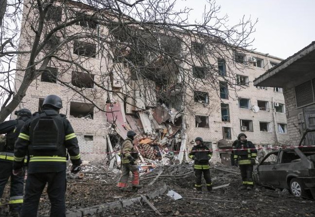 Rusia ataca infraestructuras ferroviarias en dos regiones fronterizas de Ucrania