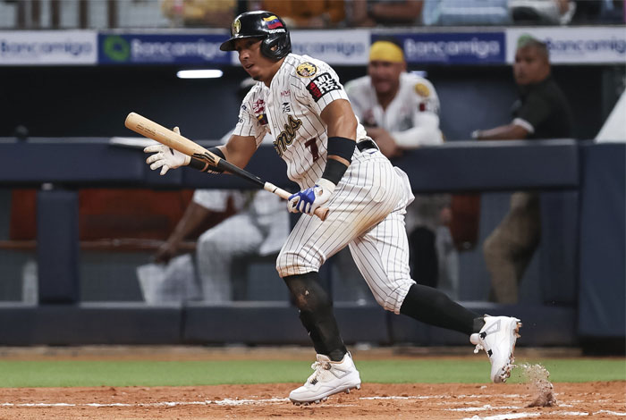 Leones sacaron su poder ofensivo para vencer a Caribes