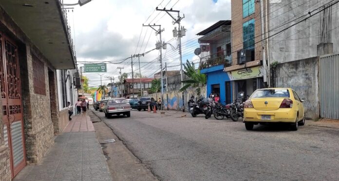 Abuelos de Tucupita venden helados de "tetas" para comprar medicinas
