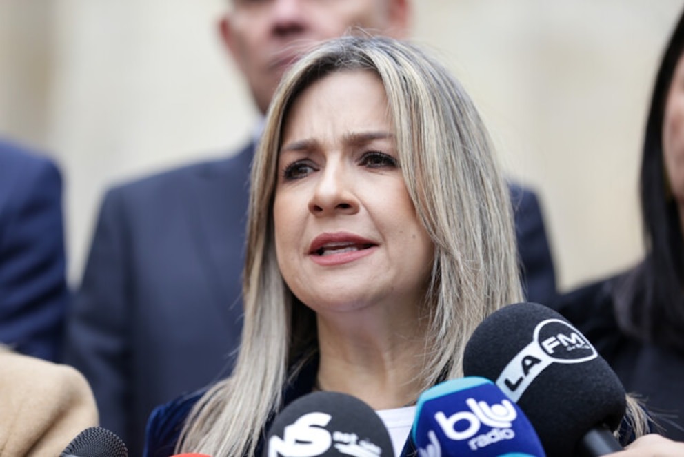 Vicky Dávila le quitó la máscara Gustavo Petro por críticas a María Corina Machado: “Sí defiende a Maduro”