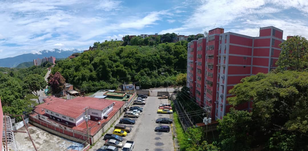 Vecinos de la parte alta de La Vega tienen un mes sin agua y el chavismo mira para otro lado