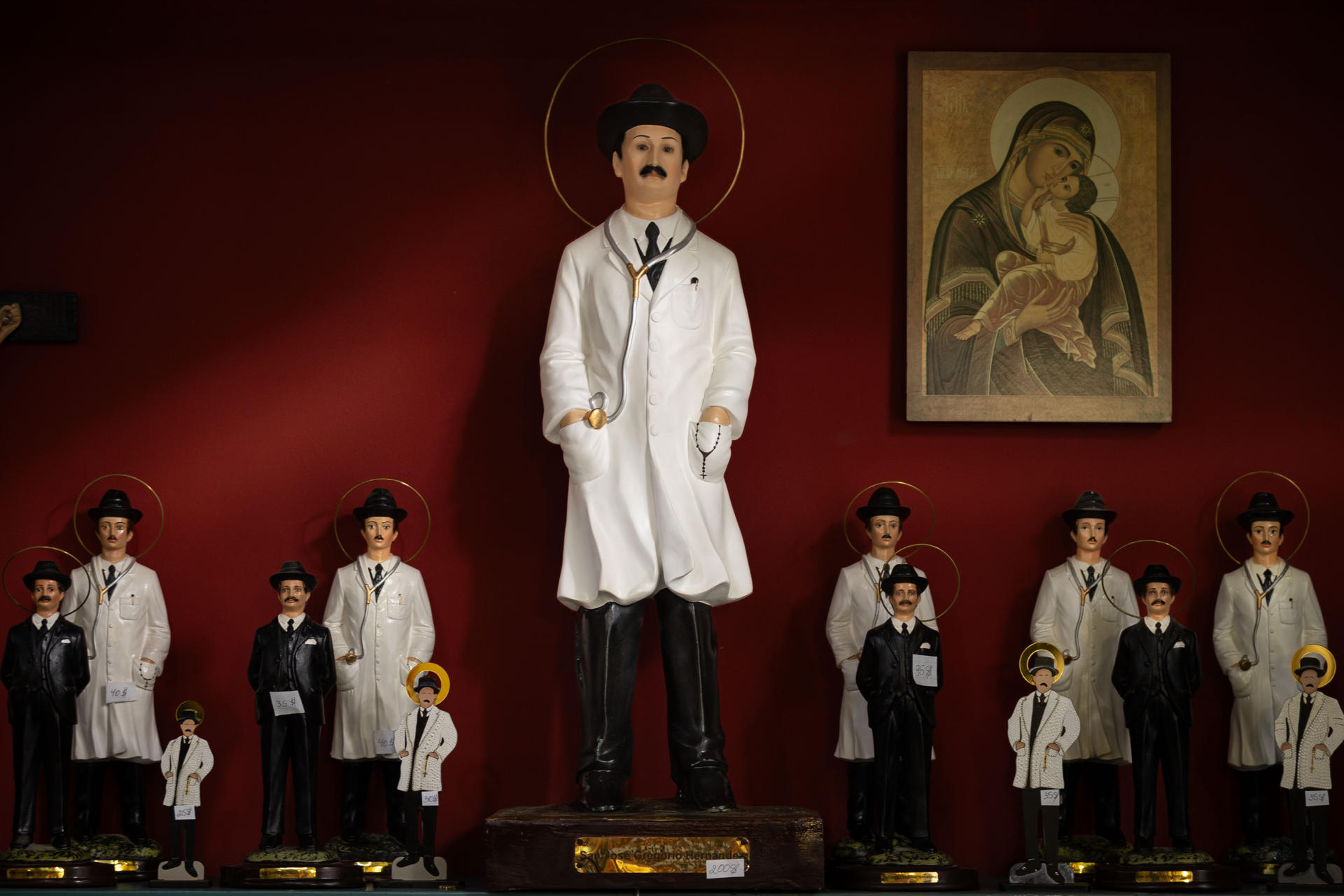 La postuladora de la causa de canonización de José Gregorio Hernández: "Nunca vi una devoción igual"
