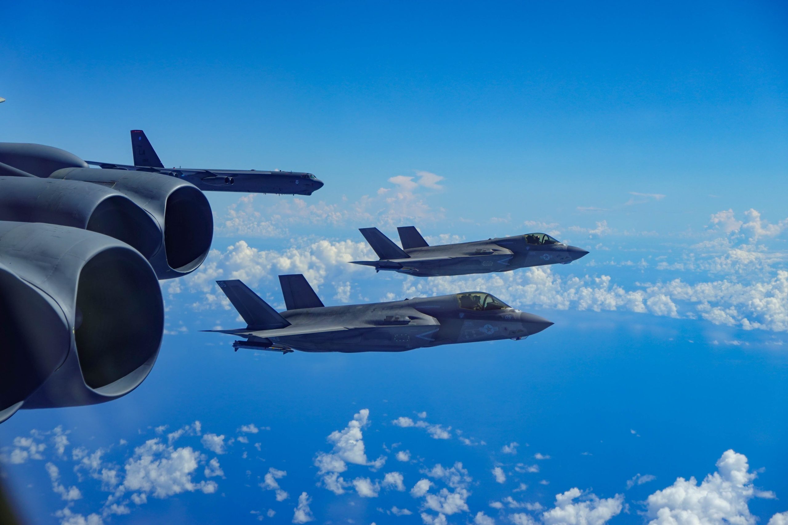 Fuerza aérea de EEUU difundió FOTOS sobre los bombarderos B-52H que volaron cerca de Venezuela