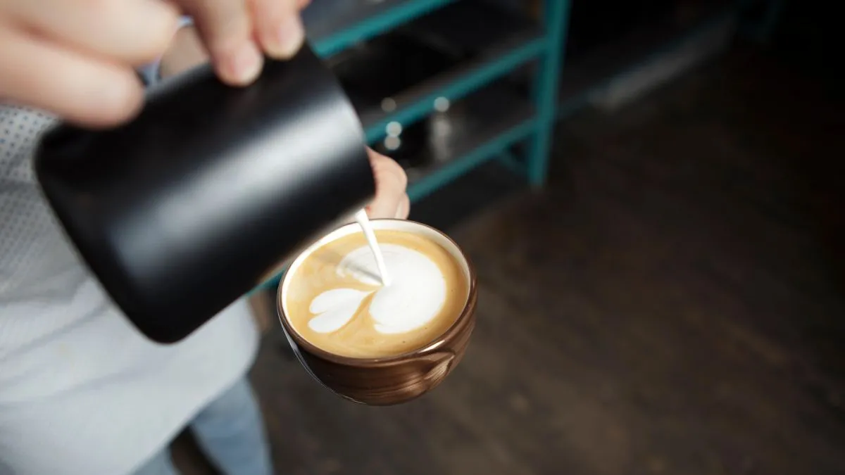 Ni después de comer ni al despertarse, este es el mejor momento del día para tomar café