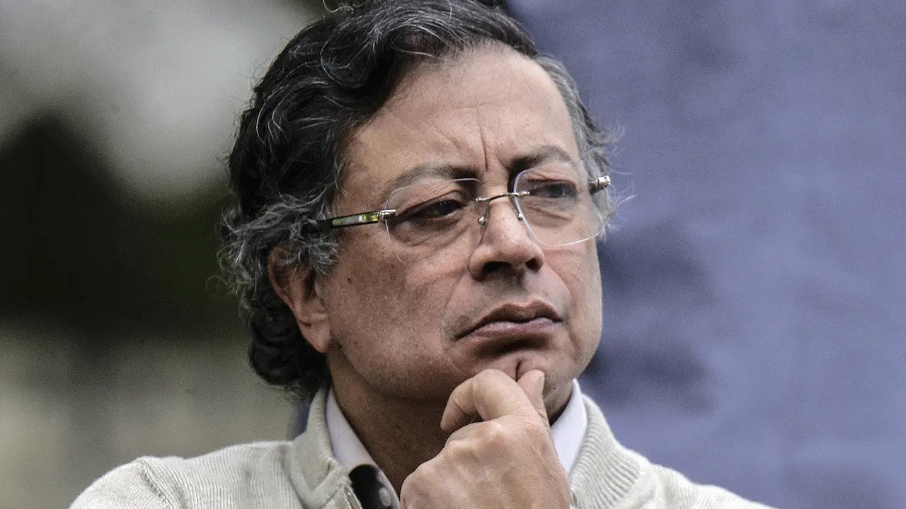 Gustavo Petro enfrenta nueva denuncia por involucrar a Verónica Alcocer en documento público