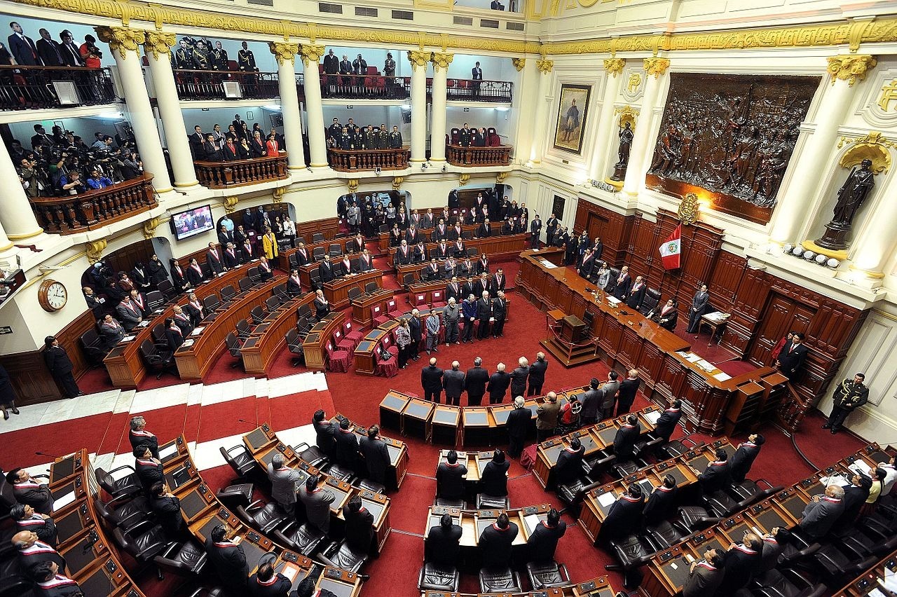 Congreso de Perú aceptó mociones de destitución contra Boluarte y la convocó de inmediato