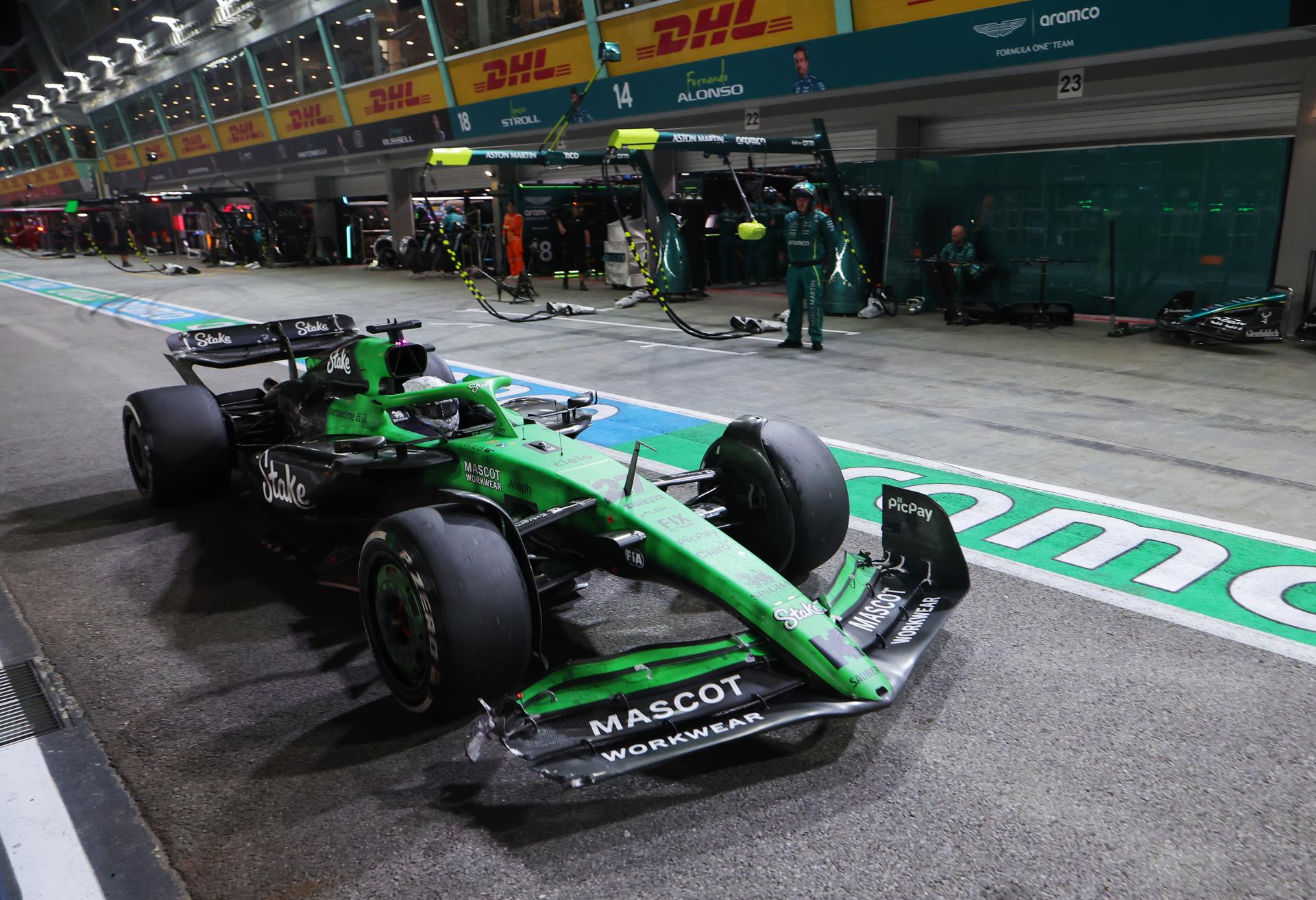 El descuido en los boxes del Gran Premio de Singapur que casi acaba en tragedia (Video)