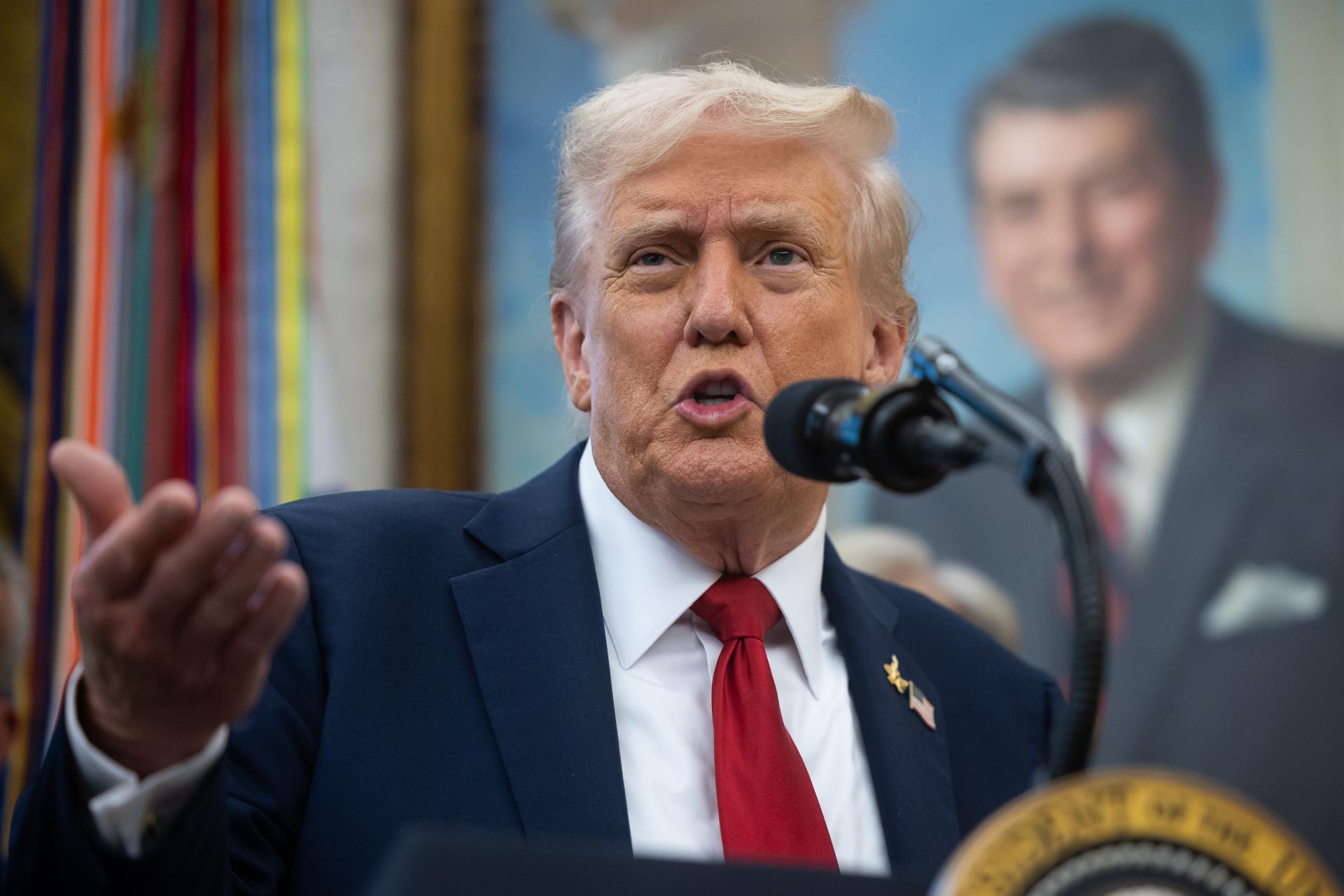 Trump Targets Latin America: Military Threats to Venezuela and Aid for Argentina