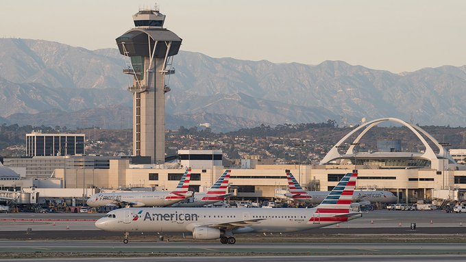 Avión de American Airlines evitó una tragedia al intentar despegar en Los Ángeles