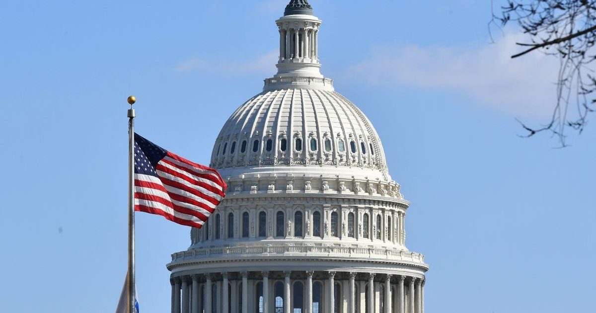 Senado de EEUU tumbó por sexta vez las propuestas para abrir el Gobierno