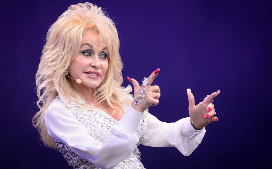 "¡Aún no estoy muerta!": Dolly Parton compartió un VIDEO aclarando su estado de salud