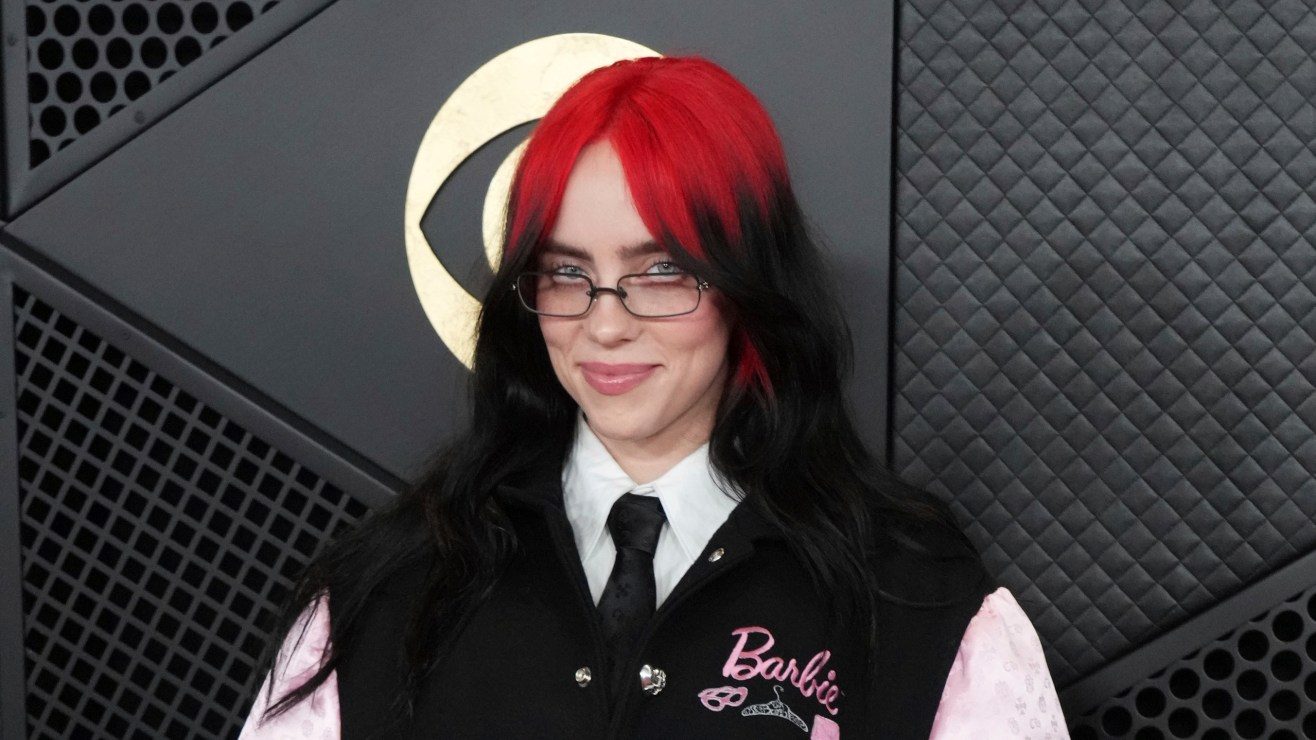 VIDEO: Billie Eilish se llevó tremendo susto tras ser agredida por fanático en pleno concierto en Miami