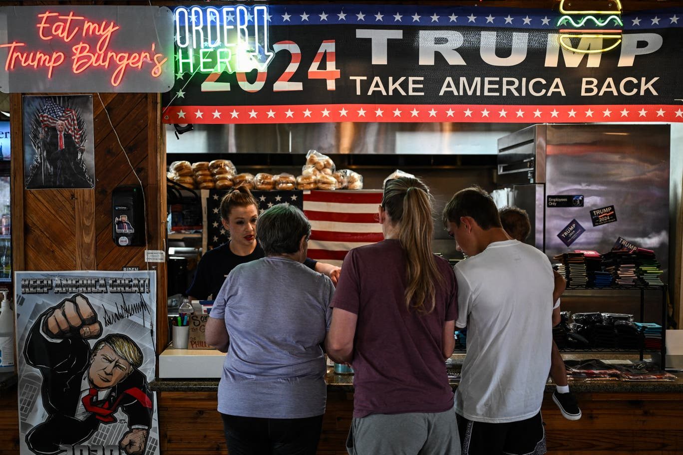 Cadena de restaurantes Trump Burger cerró misteriosamente por arresto de su dueño libanés