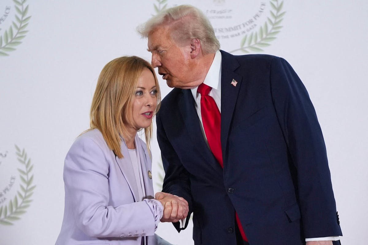 Trump sorprendió en la cumbre de Egipto con un piropo a Meloni (VIDEO)