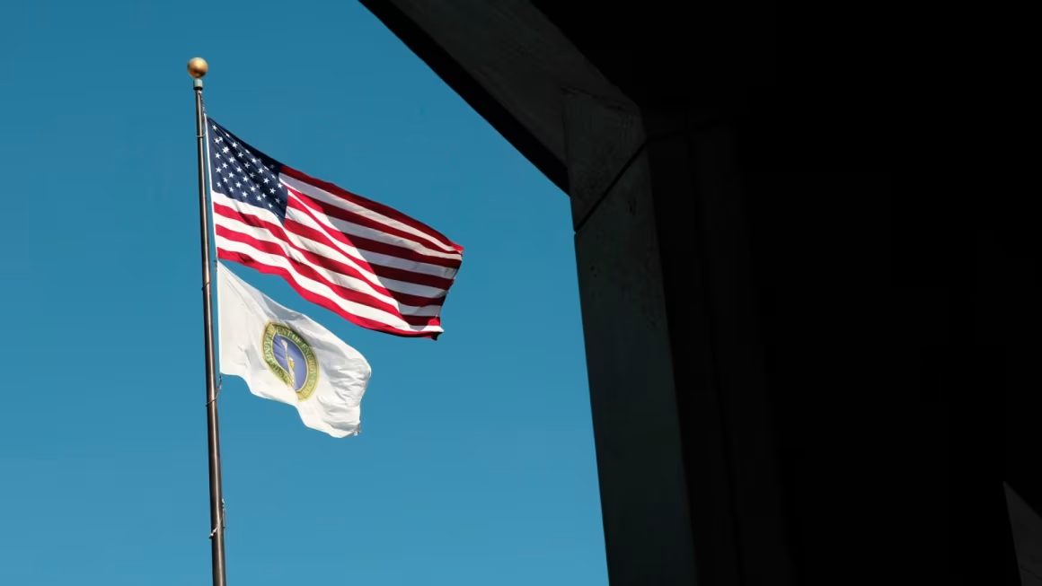 Cómo el cierre del Gobierno amenaza con frenar los objetivos de seguridad nuclear de Trump