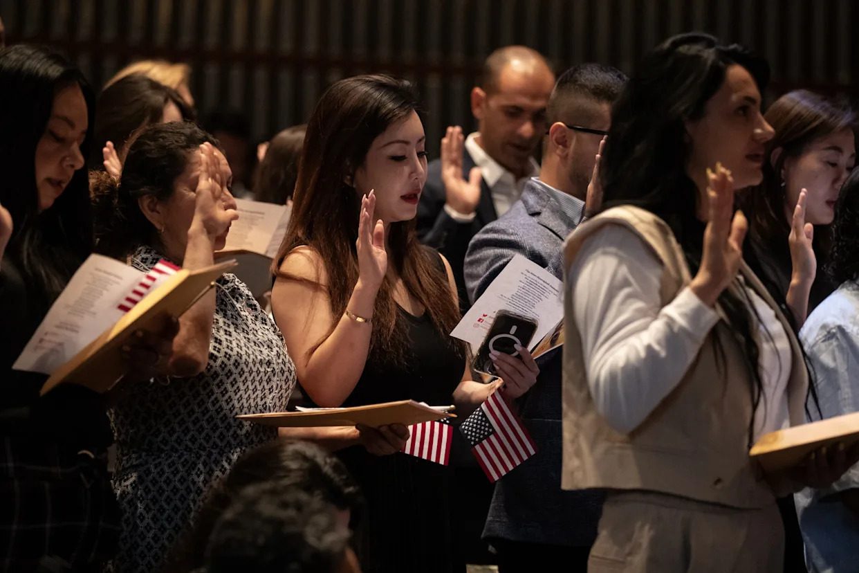 EEUU ya no recibirá pagos en efectivo para servicios migratorios y de ciudadanía