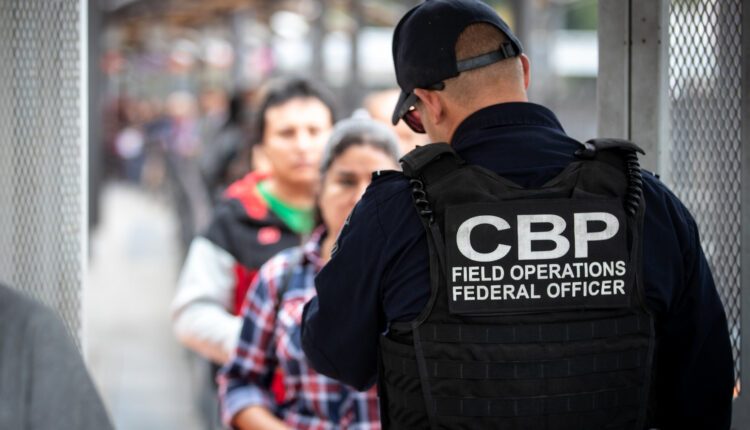 De no creer: Una estadounidense fue arrestada debido a que un perro policía de CBP le halló esto