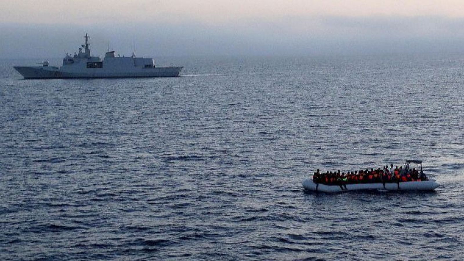 Al menos cuatro muertos tras hundirse un barco de migrantes cerca de una isla griega
