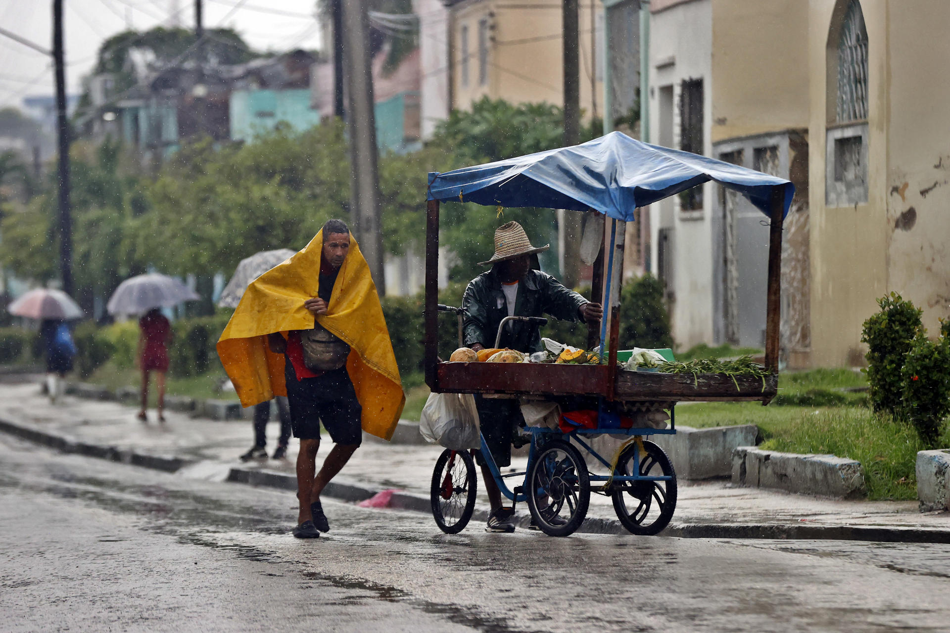 El huracán Melissa, extremadamente peligroso, tocó tierra en Cuba