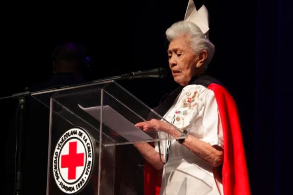 Venezolana de 94 años recibió de la Cruz Roja la más alta distinción internacional en enfermería (VIDEO)