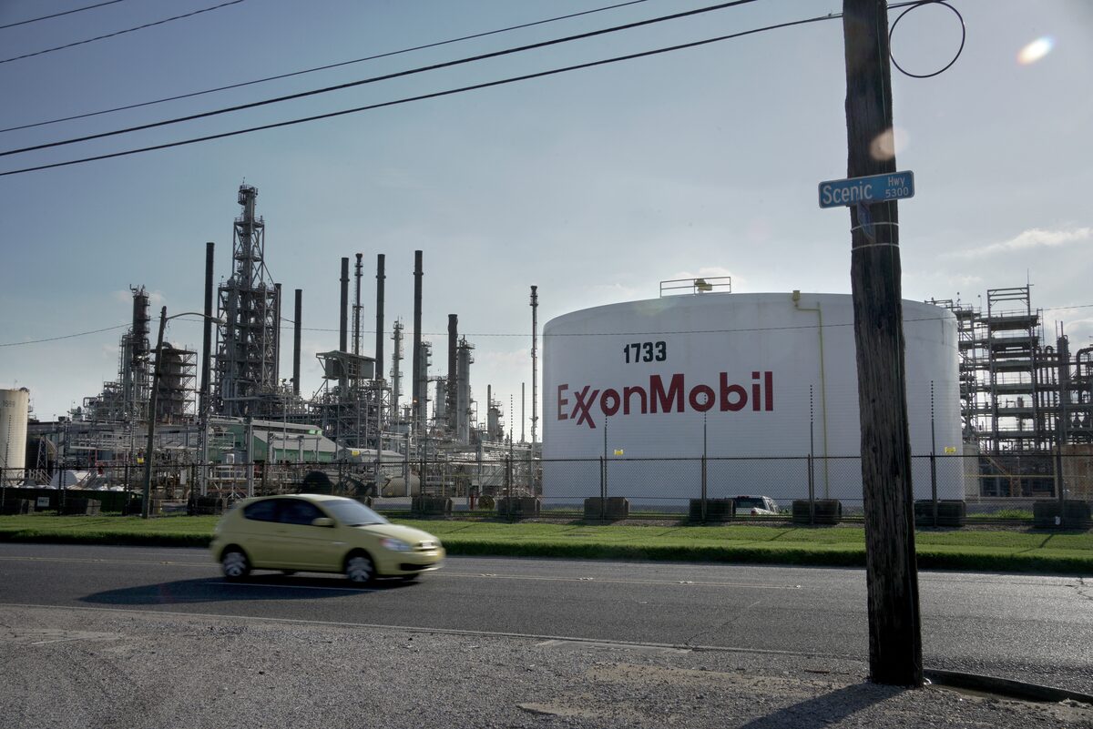 Venezuela Demands Details from Trinidad on ExxonMobil's Upcoming Deepwater Drills